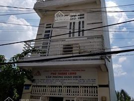 Cần bán gấp căn nhà 2 mặt tiền đường Trường Sa, quận Phú Nhuận.